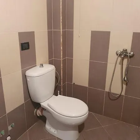 Appartamento 2 Bedroom 15 Min By Bus To Center *