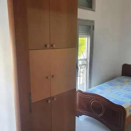 Appartamento 2 Bedroom 15 Min By Bus To Center Tirana