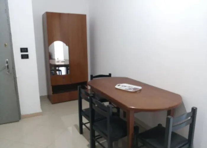 2 Bedroom 15 Min By Bus To Center Daire